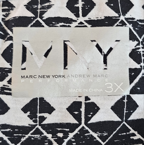 MNY 3x scoop neck long sleeve geometric pattern top - Picture 3 of 6